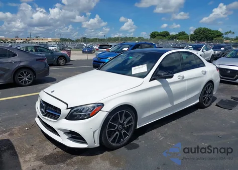 2020 Mercedes-Benz C 300 z USA, uszkodzony, nr VIN WDDWF8DBXLR549777